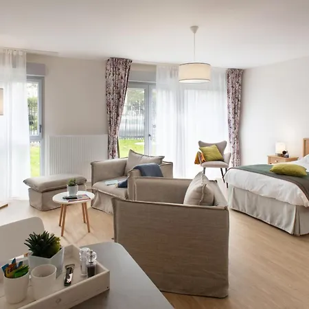 Domitys Seniors - La Palangre アパートホテル 4*